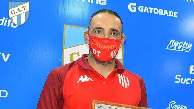 Azconzábal fue reconocido por Atlético Tucumán en la previa del partido donde Unión perdió por 3-1.
