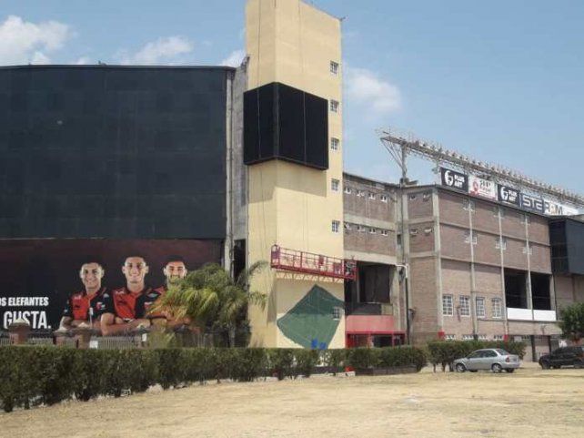 El mural para los hinchas de Colón fue foco de las cargadas del programa de TyC Sports, al igual que los positivos de coronavirus en Los Palmeras