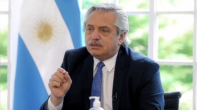 Fernández dijo que en marzo empezarán las clases presenciales en el país