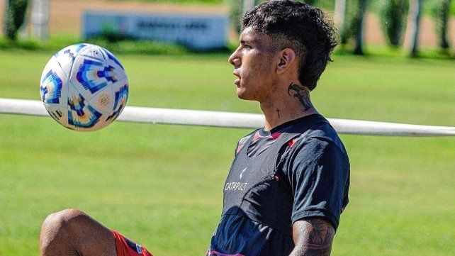 Pata Pereyra analiza su primer equipo de Col&oacute;n para el amistoso ante Patronato.