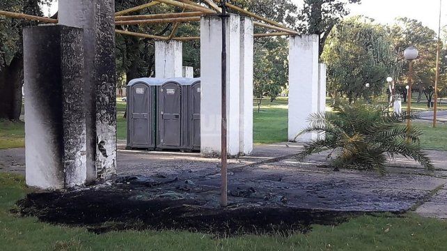 El lugar en dónde se encontraban los baños químicos