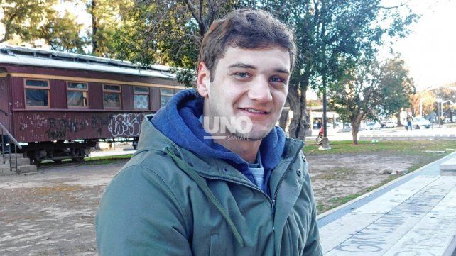 El Chino Schinner tiene 21 años, es categoría 2001, y es estudiante de la carrera de ingeniería civil en la UTN.