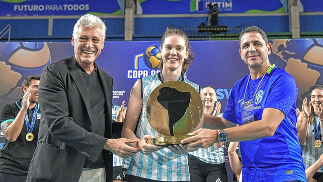 Victoria Mayer, formada en Regatas de Santa Fe, es la capitana del seleccionado Las Panteras.