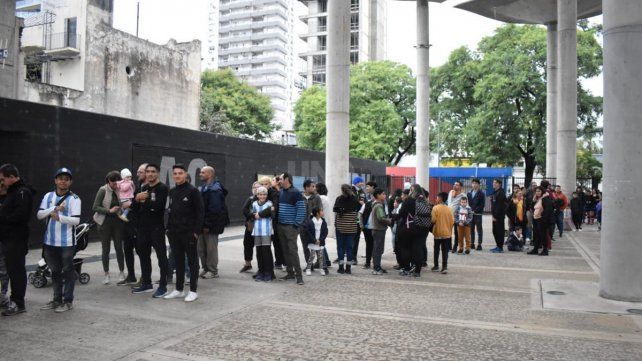 La Copa del Mundo, el trofeo más preciado ya está en la ciudad de Santa Fe