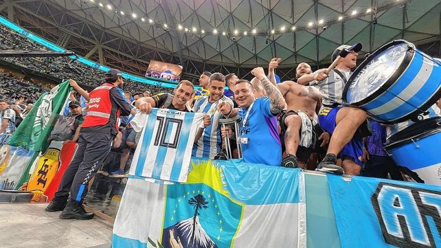 José Cuervo, enviado de UNO Santa Fe, desde adentro viviendo el duelo entre Argentina y México.