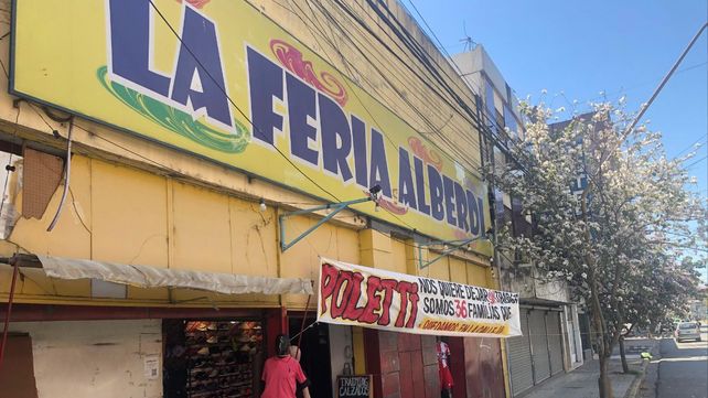 Feria de Rivadavia: el municipio ratificó que no habrá prórroga del alquiler, pero los puesteros se resisten a dejar el lugar