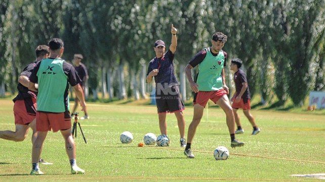 Medrán ya planifica en Colón el amistoso con Patronato. Medrán ya planifica en Colón el amistoso con Patronato.
