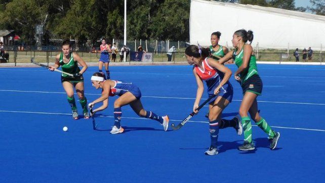 El representativo de la Asociación Santafesina goleó a San Luis y ahora se cruzará con San Juan en semifinales.  