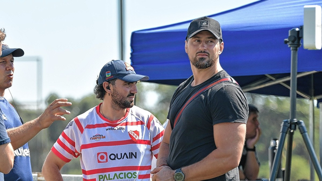 El ex Puma paranaense Javier Ortega Desio visit&oacute; el entrenamiento de Capibaras en el Hip&oacute;dromo de Rosario.
