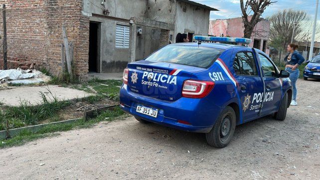 Asesinaron a puñaladas a un hombre en el patio de una vivienda en el barrio Altos de Noguera