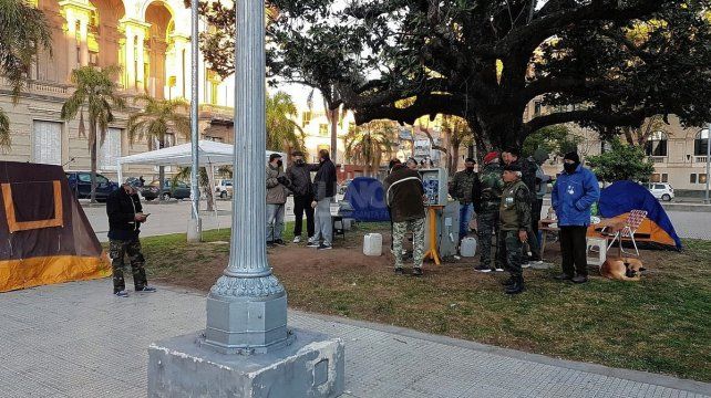 El acampe de agrupaciones de combatientes de Malvinas.