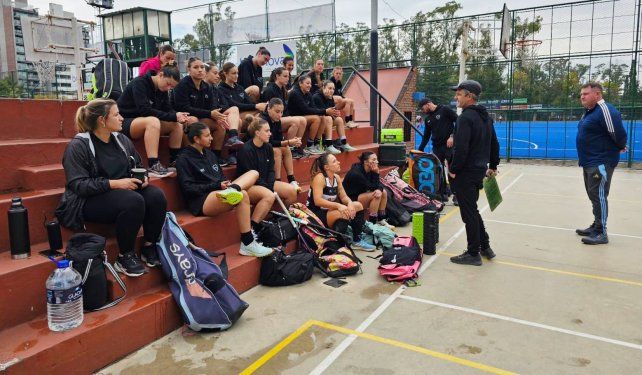 Las chicas de Alma Juniors comenzaron derrotando a CUNE, y ahora se medirán CURNE y GER B.