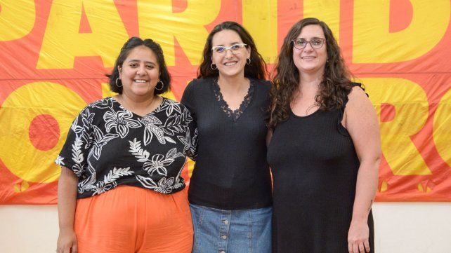 Melisa Molina dirigente del Polo Obrero, Carla Deiana (Centro) y Gabriela Meglio de Amsafé Rosario, precandidatas por el Frente de Izquierda Unidad