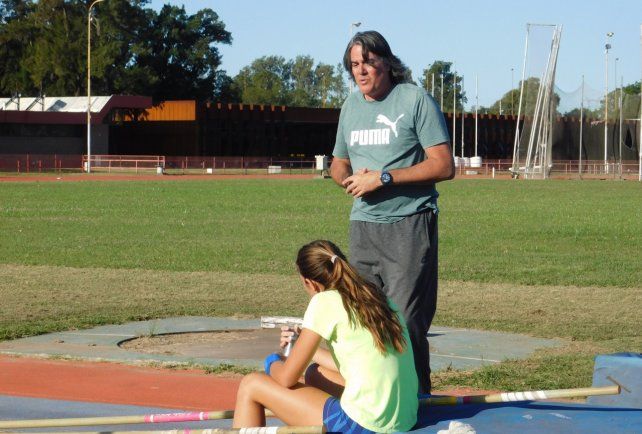 En la pista del Card, entrena todos los días, bajo las órdenes de su entrenador Maximiliano Troncoso.