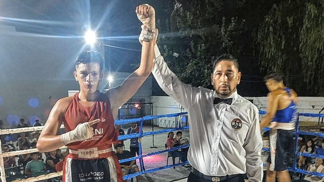 Agust&iacute;n Parra del Cando Box de Coronda le gan&oacute; por puntos a Glibeta de Santo Tom&eacute;. &nbsp;