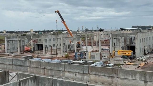 Especialistas penitenciarios de la ONU y de la regi&oacute;n recorrieron "El Infierno", la c&aacute;rcel de alto perfil que se construye en Pi&ntilde;ero