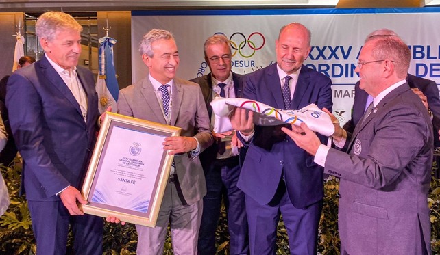 El gobernador Omar Perotti recibió la certificación de que los Juegos Suramericanos se estarán desarrollando en Rosario, Santa Fe y Rafaela.  