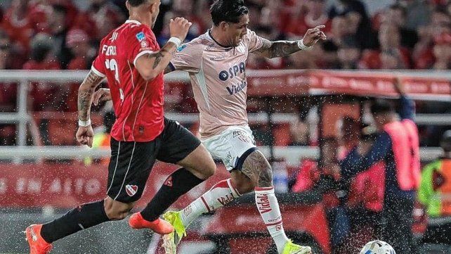 Uni&oacute;n sinti&oacute; mucho la salida de Cristian Tarragona, la gran figura en el empate ante Independiente.