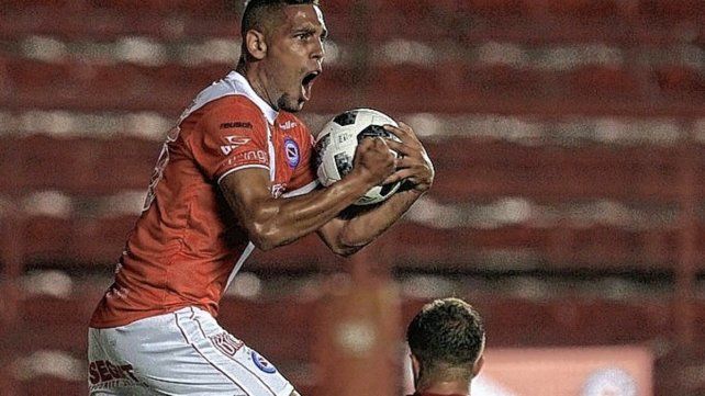 Jonathan Sandoval lleg&oacute; a Col&oacute;n tras ser convencido por Julio Falcioni.