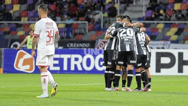 Uni&oacute;n perdi&oacute; con Central C&oacute;rdoba y se complic&oacute; con el descenso.