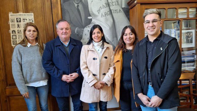 El representante del departamento San Cristóbal, Felipe MIchlig, recibió a la intendenta de San Guillermo, Romina López