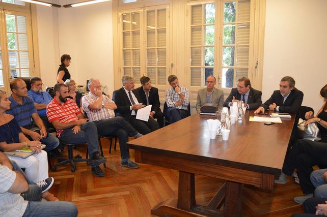 Reunión. Amra y Siprus tuvieron su primer encuentro con el ministro de Salud, Miguel González.