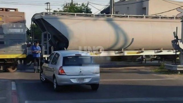 El tren descarriló en pasaje Irala y López y Planes El tren descarriló en pasaje Irala y López y Planes