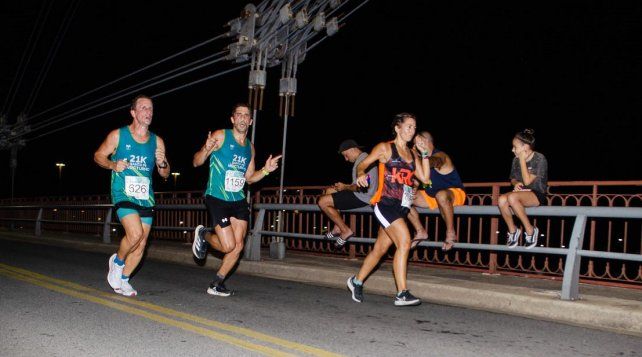 Más de 200 competidores se dieron cita en la prueba que tuvo como uno de los escenarios el Puente Colgante.