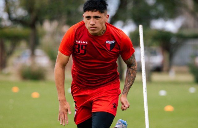 Facundo Far&iacute;as podr&iacute;a tener el alta m&eacute;dica el domingo y as&iacute; volver a estar a disposici&oacute;n de Eduardo Dom&iacute;nguez y tambi&eacute;n del DT de la Selecci&oacute;n Argentina Sub 20, Fernando Batista. Foto: prensa Col&oacute;n