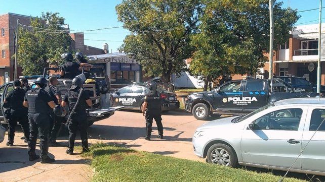 El operativo en la Comisaría 12 de Santo Tomé.
