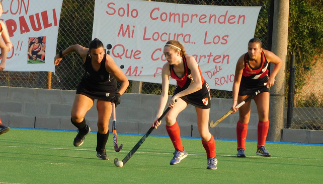  En barrio Las Delicias, Universitario derrotó a Atlético Franck por un claro 3 a 1.