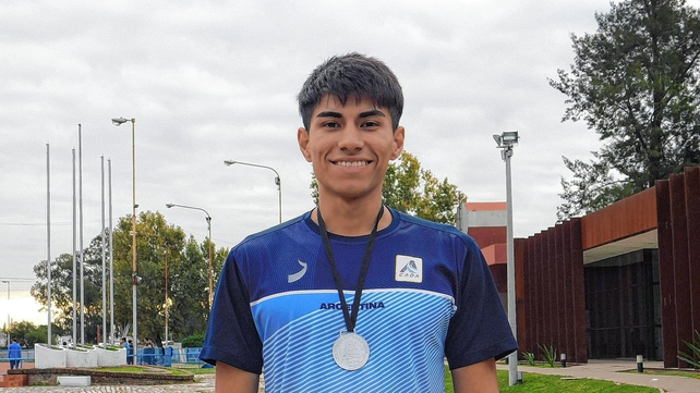 El atleta oriundo de Humboldt, se impuso en la prueba de salto en largo con un registro de 7.08.