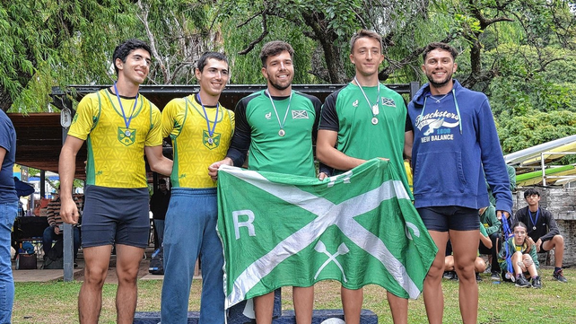 Germ&aacute;n Amer y Bruno Amer lograron varias medallas en las regatas que compitieron en la capital entrerriana.