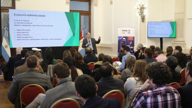 Ramió fue invitado por el Ministerio de Gobierno provincial en el marco del Programa “Santa Fe + Autonomía”.