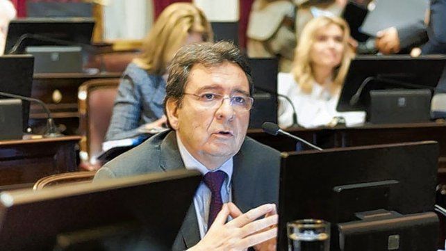 El Senador Castillo, voto indefinido por la legalización del aborto.