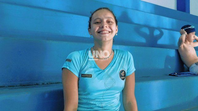 La juvenil nadadora del Club Gimnasia y Esgrima consiguió medalla de plata en la prueba de 200 metros combinados, y oro en los 4x200 libres.