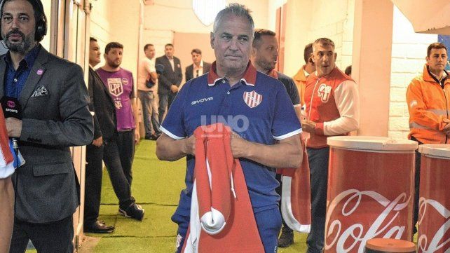 Leonardo Madelón apuntó contra la actuación de sus dirigidos, en otra dolorosa derrota de Unión. Leonardo Madelón apuntó contra la actuación de sus dirigidos, en otra dolorosa derrota de Unión.