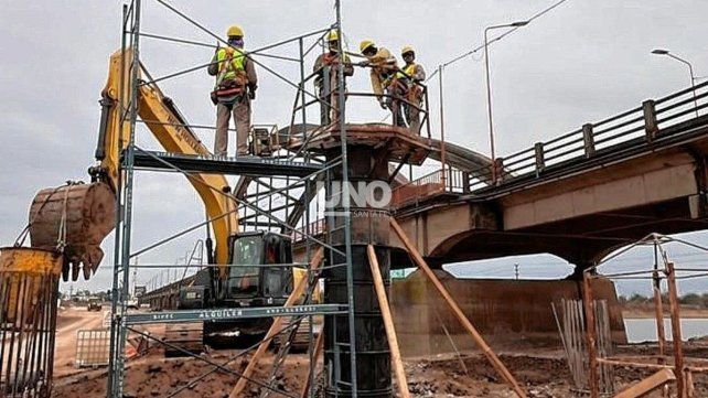 Nuevo puente Santa Fe-Santo Tom&eacute;. Provincia hormigon&oacute; las primeras tres columnas de la obra.