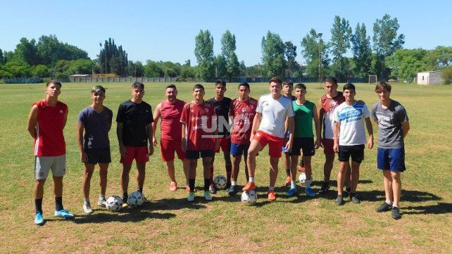 Desde hace algo más de un mes, Independiente entrena en su predio ubicado con Mario Pigliacampo como DT pensando en la vuelta de la Liga Santafesina