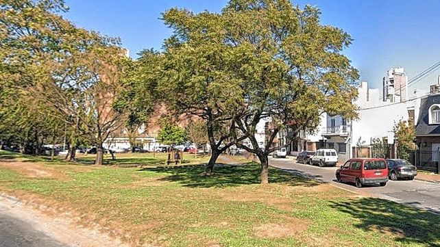 Tres de los ataques sexuales fueron cometidos en una plaza ubicada en calle Cruz Roja Argentina y Corrientes.