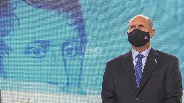 perotti-dia-la-bandera-2jpg