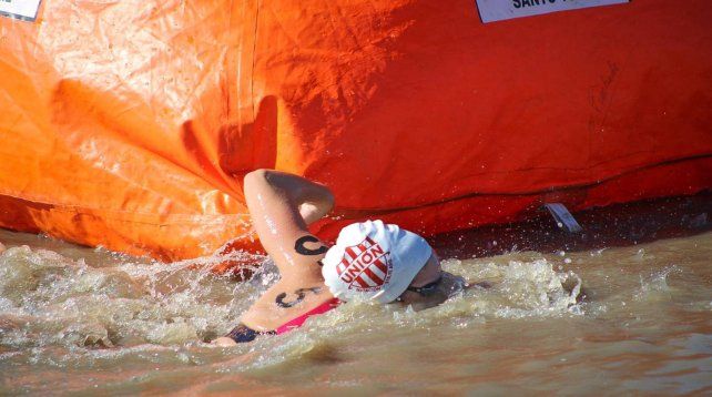 Tras haber ganado en el selectivo en Santo Tomé, la nadadora unionista competirá en los 7.5 km.