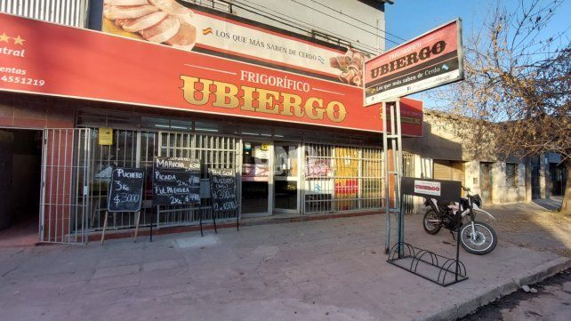 Ladrones robaron salamines y fiambres de un frigorífico en barrio Barranquitas