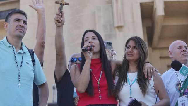 Leda Bergonzi durante una de sus intervenciones espirituales en Chile.