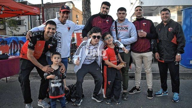 Los hinchas de Col&oacute;n podr&iacute;an llevar todo el calor y color para visitar a Patronato en Paran&aacute;.