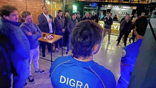 La presentación se realizó en un resto pub ubicado en el corazón de barrio Candioti. La presentación se realizó en un resto pub ubicado en el corazón de barrio Candioti.