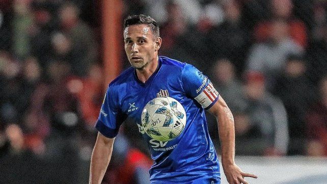 El capitán de Unión, Claudio Corvalán, fue partícipe de un momento emotivo antes de entrar a la cancha contra Barracas.