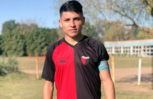 Facundo Far&iacute;as, quien la viene de romper en la Reserva de Col&oacute;n, es la gran apuesta de Eduardo Dom&iacute;nguez.