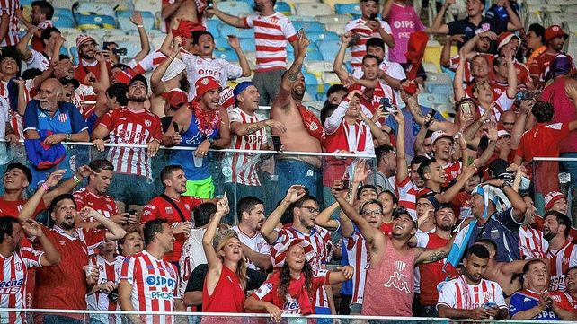 Los hinchas de Unión le pusieron color a Río de Janeiro.
