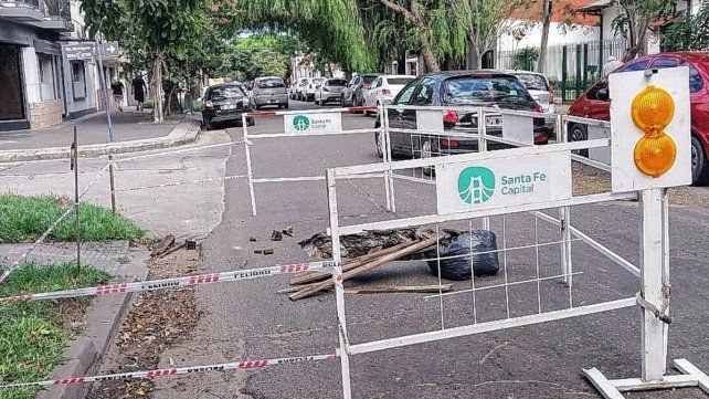 Socavón en barrio Mariano Comas.
